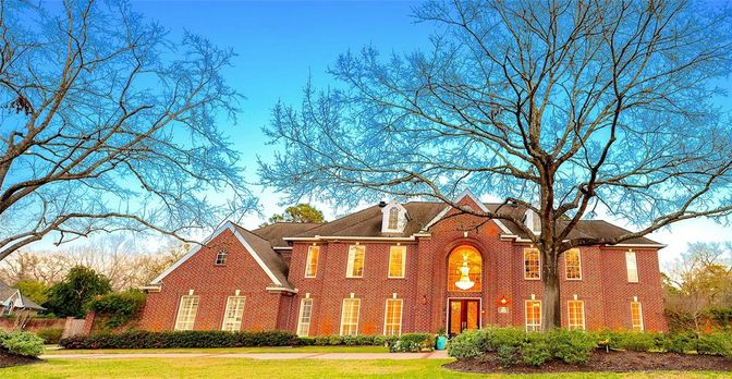 Exterior, Facade, Brick Facade, Brick Traditional
