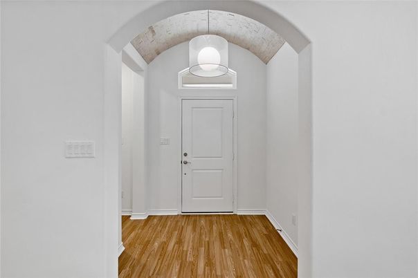 Interior, Pendant Lights, Wood Texture Flooring