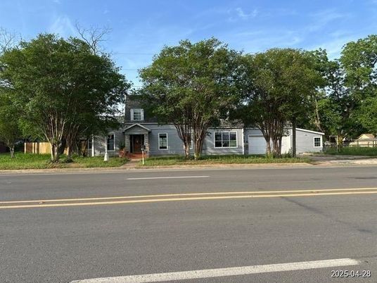 Exterior, Facade, None