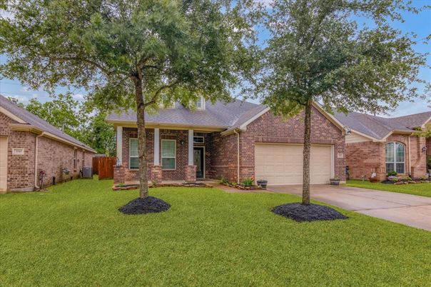 Attached, Exterior, Facade, Brick Facade, Ranch