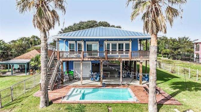 Backyard, Exterior, Pool