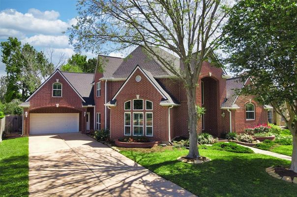 Attached, Exterior, Facade, Brick Facade, Brick Traditional