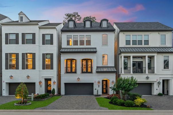 Attached, Exterior, Facade, Rowhouse