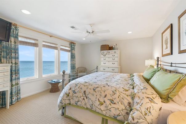 Bedroom, Interior, Recessed Lighting, Water