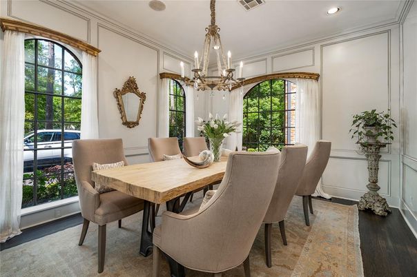 Chandelier, Dining room, Interior, Recessed Lighting, Wood Texture Flooring