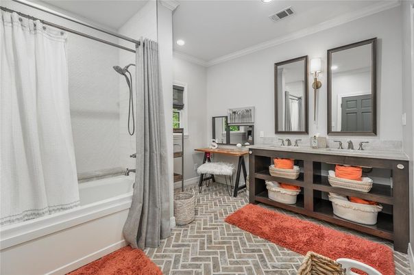 Bathroom, Interior, Recessed Lighting