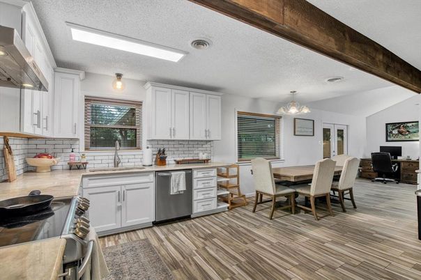 Chandelier, Dining room, Interior, Kitchen, Wood Texture Flooring