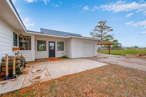 Backyard, Detached Garage, Exterior