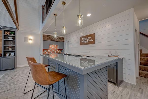Interior, Pendant Lights, Recessed Lighting, Wood Texture Flooring