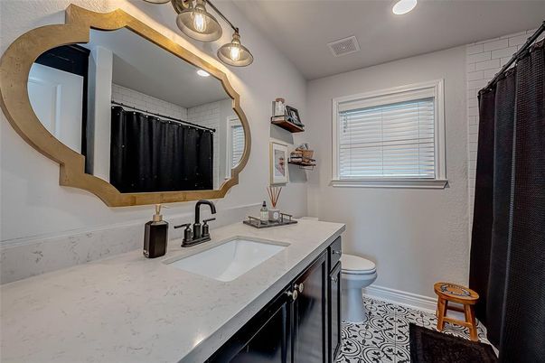 Bathroom, Interior, Recessed Lighting