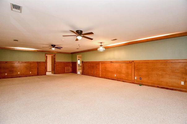 Empty room, Interior, Recessed Lighting