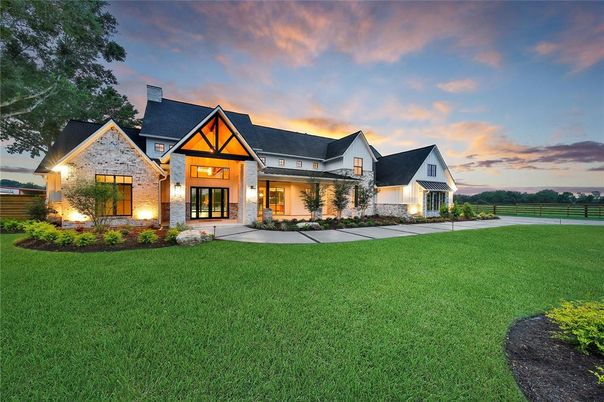 Backyard, Exterior, Facade, Farmhouse