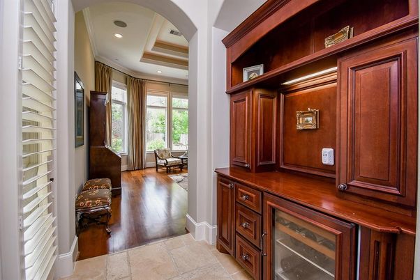 Interior, Recessed Lighting, Wood Texture Flooring