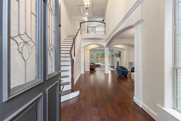 Interior, Pendant Lights, Wood Texture Flooring