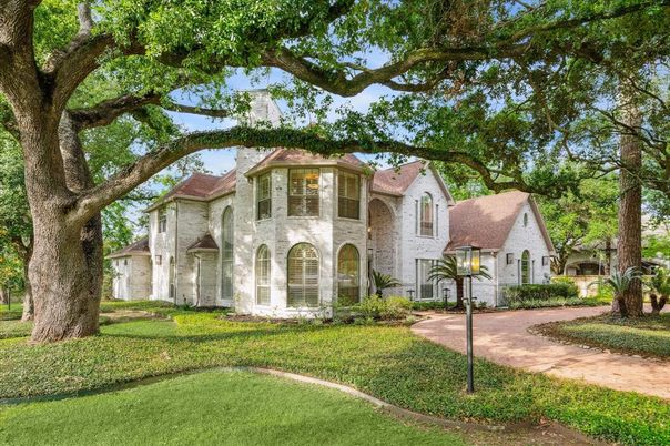 Backyard, Exterior, Facade, French Provincial