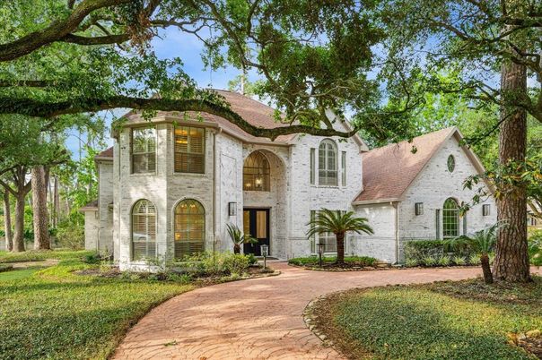 Backyard, Exterior, Facade, French Provincial