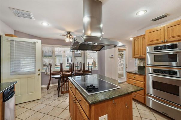 Dining room, Interior, Kitchen, Recessed Lighting, Stainless Steel Appliances