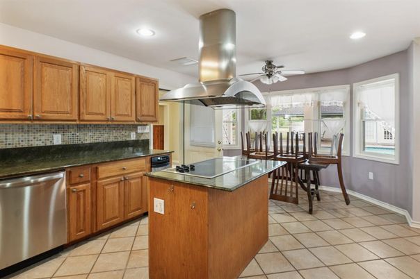 Dining room, Interior, Kitchen, Recessed Lighting, Stainless Steel Appliances