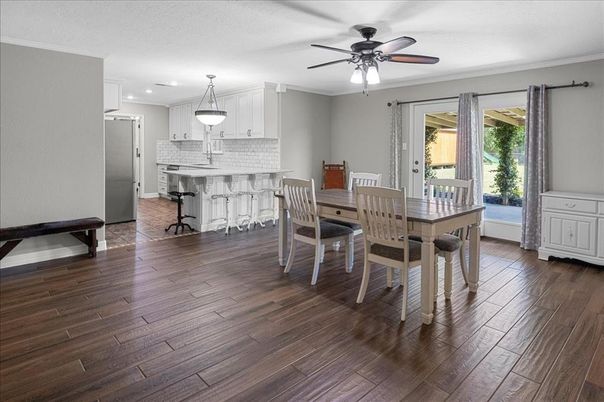 Dining room, Interior, Kitchen, Pendant Lights, Recessed Lighting, Wood Texture Flooring