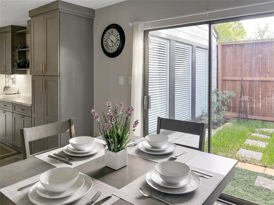 Dining room, Interior