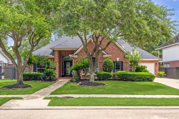 Attached, Exterior, Facade, Brick Facade, Brick Traditional