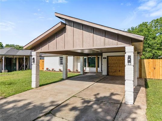 Attached, Exterior, Facade, Modern