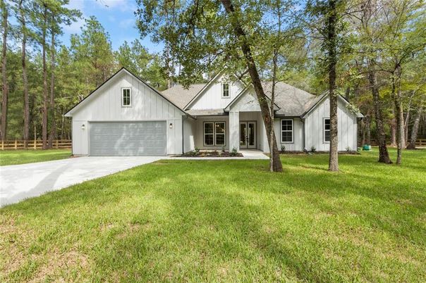 Attached, Backyard, Exterior, Facade, Farmhouse