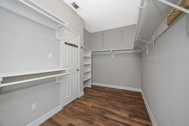 Interior, Walk-in Closets, Wood Texture Flooring