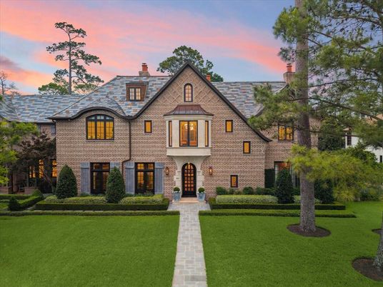 Backyard, Exterior, Facade, Brick Facade, French Provincial