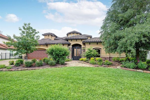 Attached, Backyard, Exterior, Facade, Mediterranean