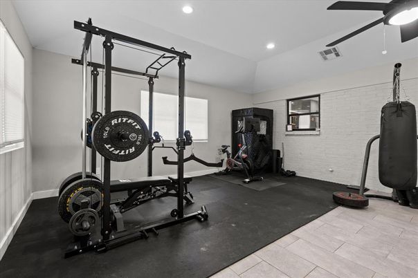 Fitness Equipment, Interior, Recessed Lighting, Wood Texture Flooring