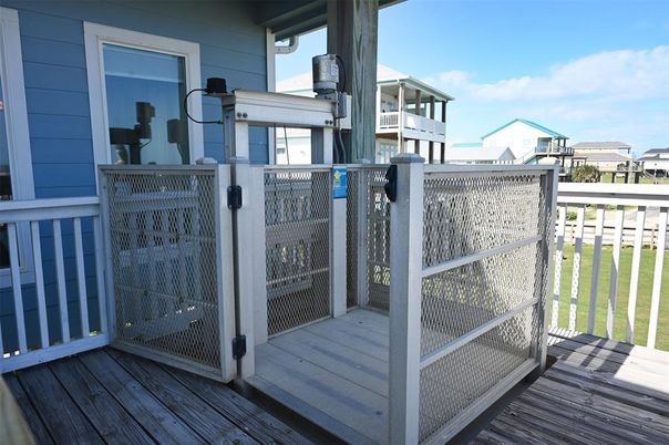 Exterior, Wood Texture Flooring