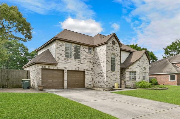 Attached, Exterior, Facade, Brick Facade, Brick Traditional