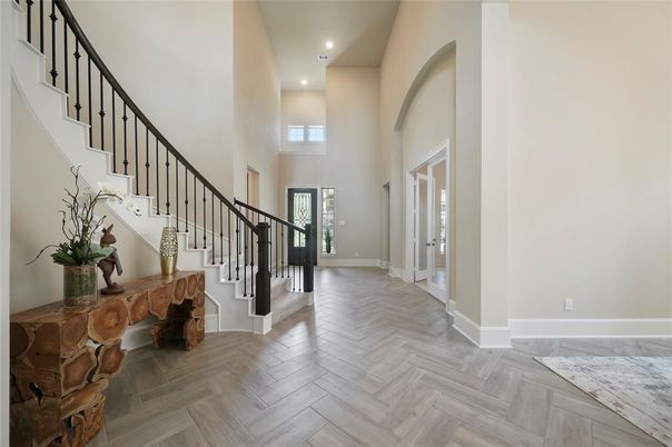 Interior, Recessed Lighting, Wood Texture Flooring