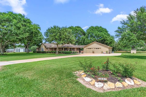 Backyard, Detached Garage, Exterior