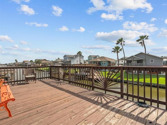 Exterior, Wood Texture Flooring