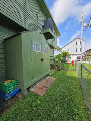 Backyard, Exterior