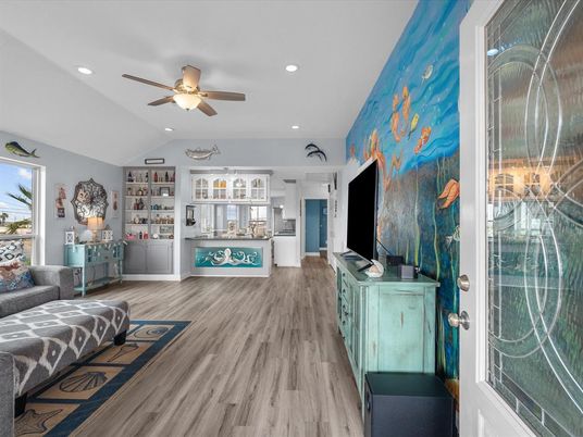 Interior, Recessed Lighting, Wood Texture Flooring
