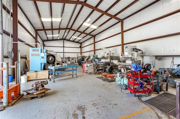 Garage, Interior