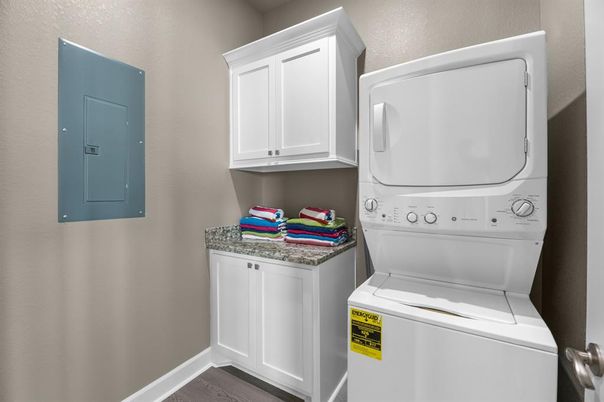 Interior, Utility Closets, Washer, Wood Texture Flooring