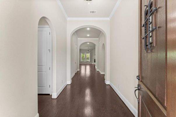 Interior, Recessed Lighting, Wood Texture Flooring