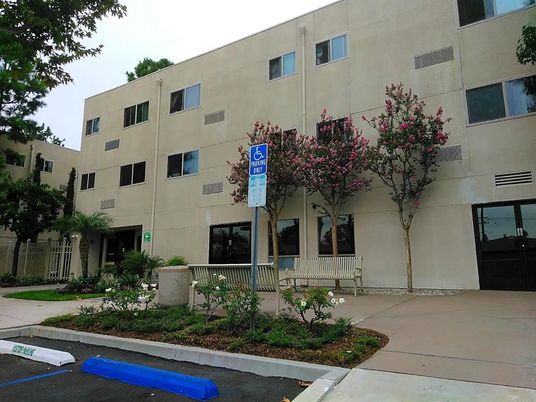 Attached, Exterior, Facade, Modern