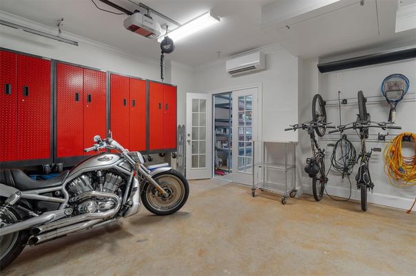 Garage, Interior