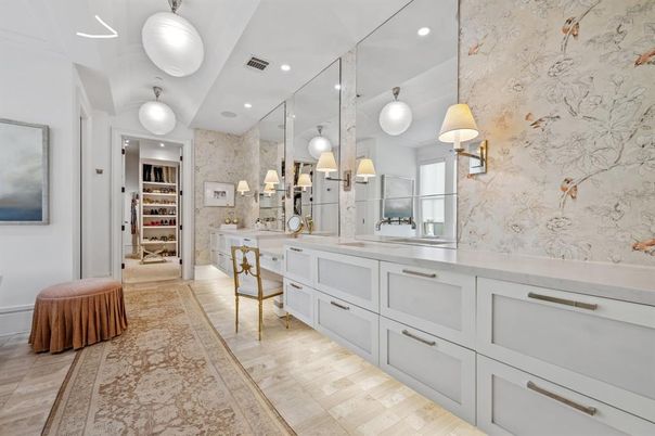 Bathroom, Dual Sink Vanities, Interior, Recessed Lighting