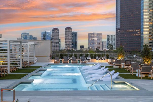 Exterior, Pool, Other, Skyline