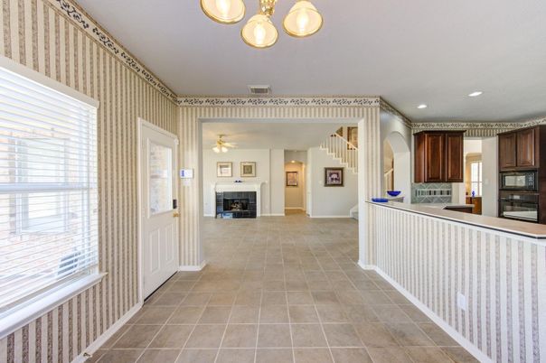 Fireplace, Interior, Kitchen, Recessed Lighting