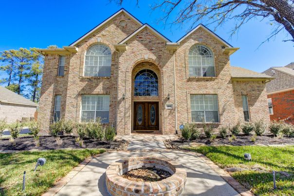 Exterior, Facade, Brick Facade, Brick Traditional