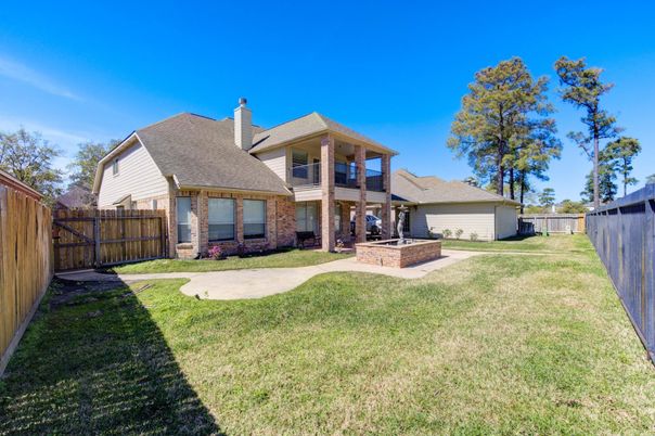 Backyard, Detached Garage, Exterior