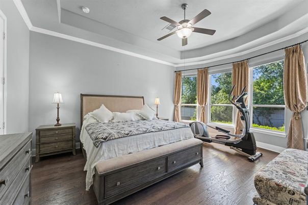 Bedroom, Fitness Equipment, Interior, Wood Texture Flooring