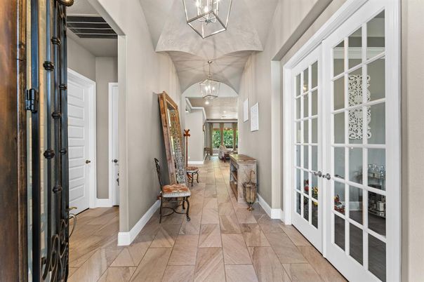 Chandelier, Interior, Pendant Lights